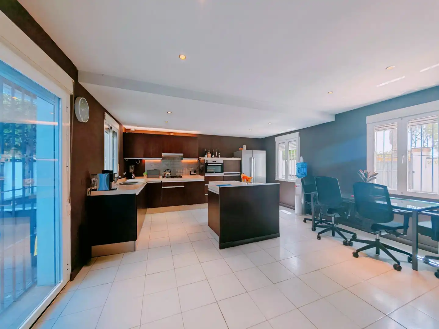 Kitchen of Houses for sale in Chiclana de la Frontera  with Air Conditioner, Swimming Pool and Furnished