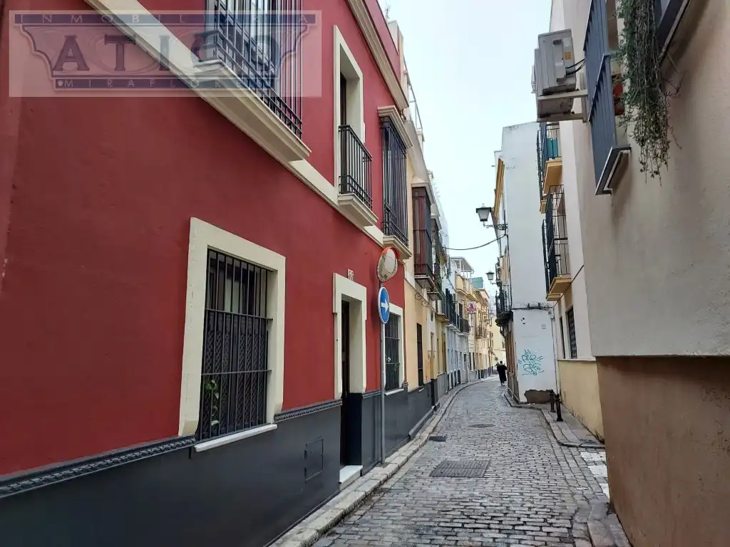 Vista exterior de Local en venda en Sevilla
