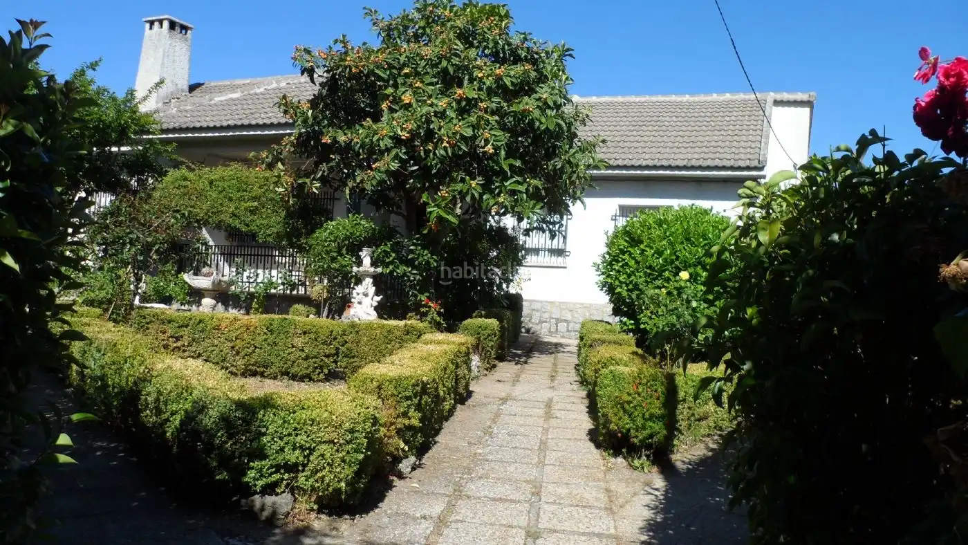 Chalet con jardín en venta en Calle Matadero 5, imagen 3