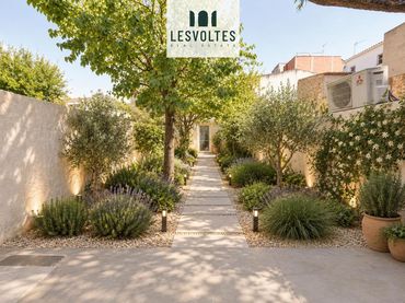 Casa con balcón en venta en calle de Pi i Margall