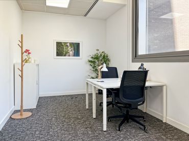 Office space with lift to rent in Avenida Madariaga 1