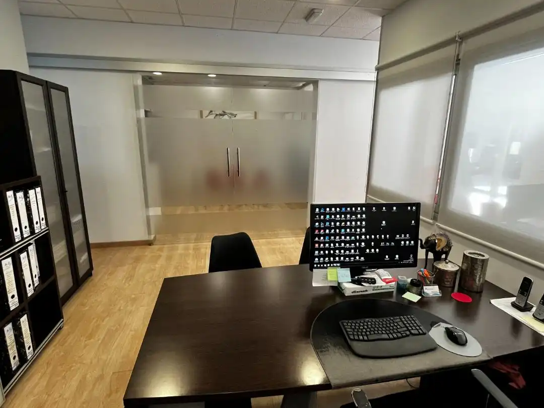 Business premises to rent in Avenida Joan Servera Camps 34, imagen 8