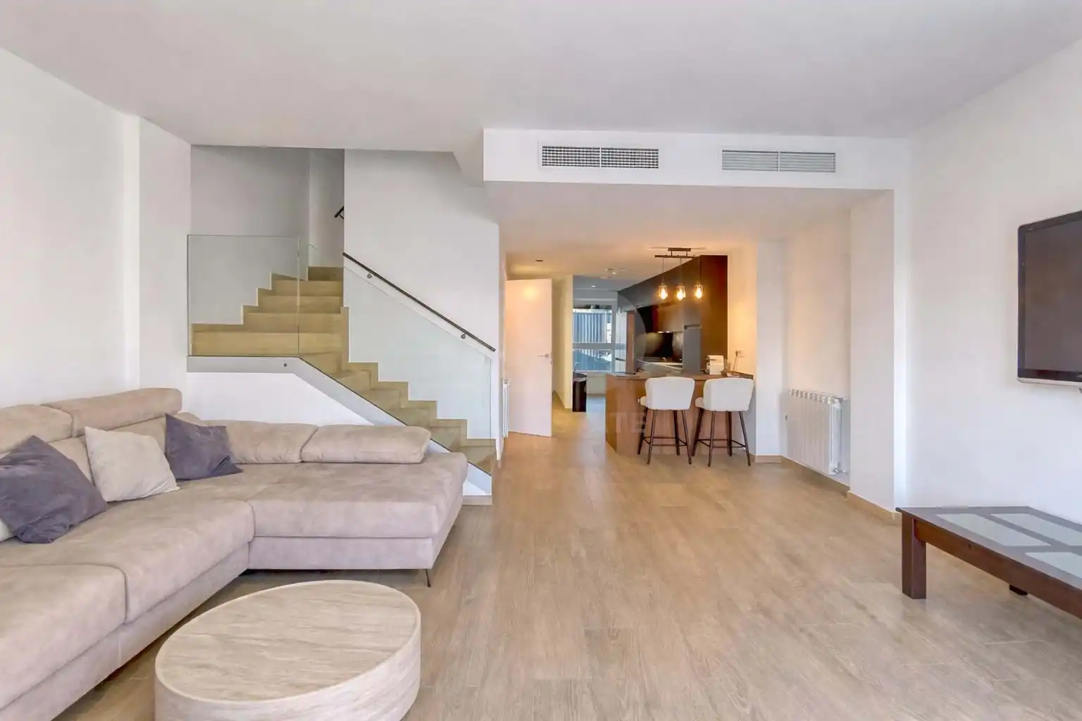 Sala de estar de Casa adosada en venta en Mutxamel con Aire acondicionado, Calefacción y Terraza