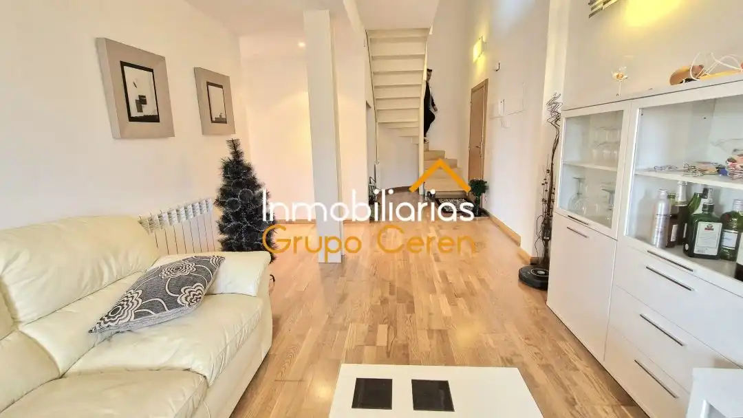Dúplex en venda a Cirueña