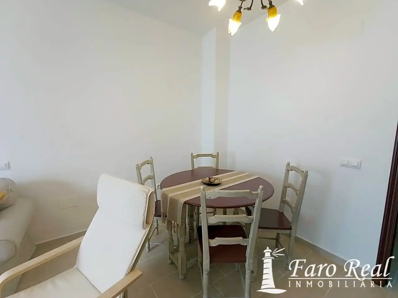 Menjador de Apartament de lloguer en Sanlúcar de Barrameda amb Aire condicionat i Moblat