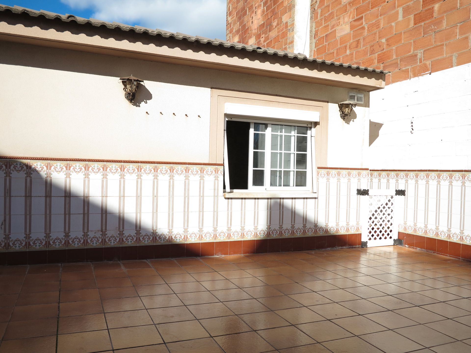 Exterior view of House or chalet for sale in Sant Joan Despí  with Air Conditioner, Heating and Terrace