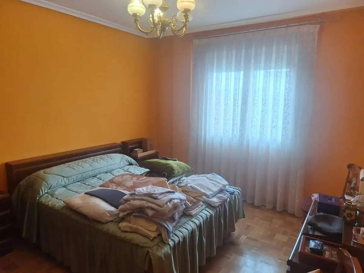 Habitación de Piso en venta en León Capital  con Calefacción, Terraza y Trastero