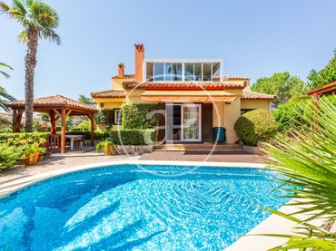 Casa con balcón en venta en Riba-roja de Túria