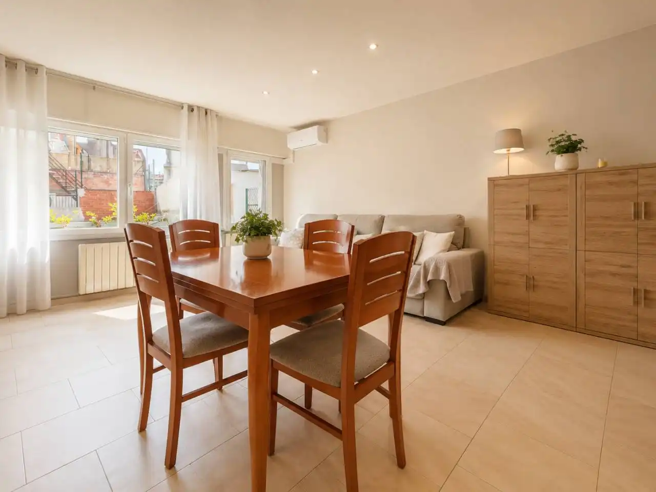 Comedor de Casa adosada en venta en Manresa con Aire acondicionado, Calefacción y Terraza