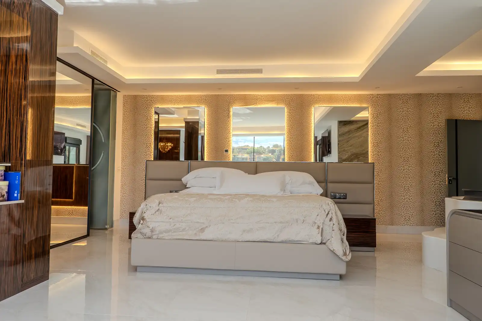 Dormitori de Casa o xalet en venda en Benalmádena amb Aire condicionat, Calefacció i Jardí privat