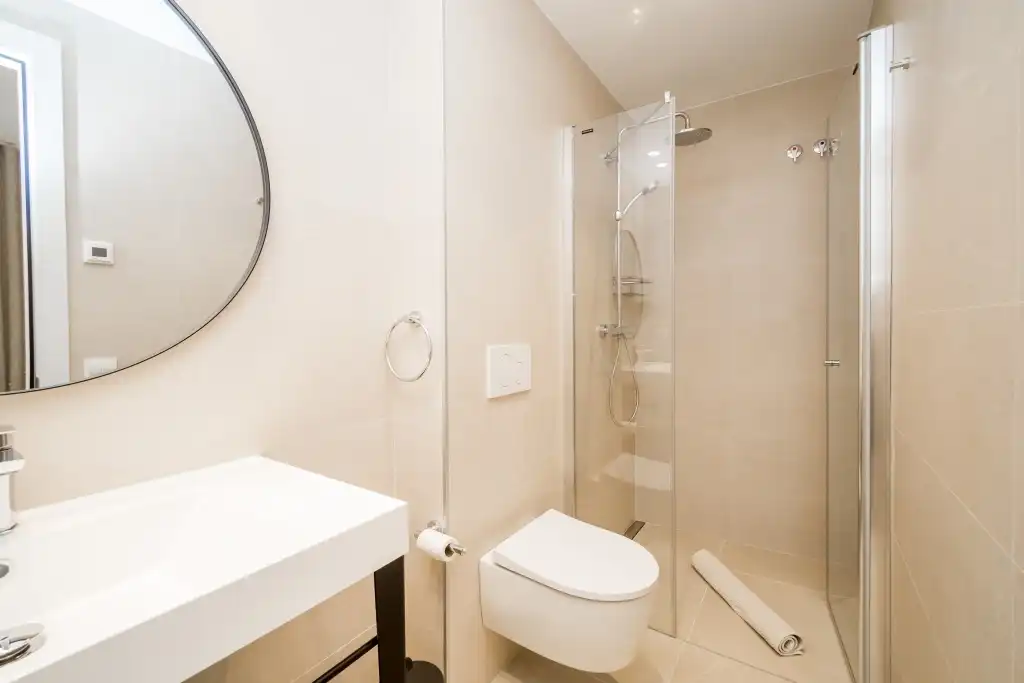 Baño de Planta baja en venta en Castell d'Aro, Platja d'Aro i s'Agaró con Aire acondicionado, Calefacción y Jardín privado