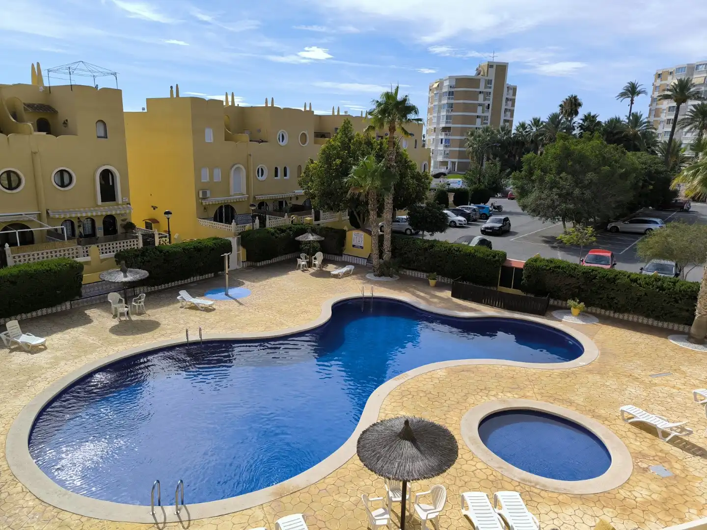 Piscina de Casa adosada en venta en El Campello con Aire acondicionado, Calefacción y Jardín privado