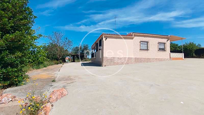Vista exterior de Casa o xalet en venda en Montserrat amb Aire condicionat, Jardí privat i Terrassa