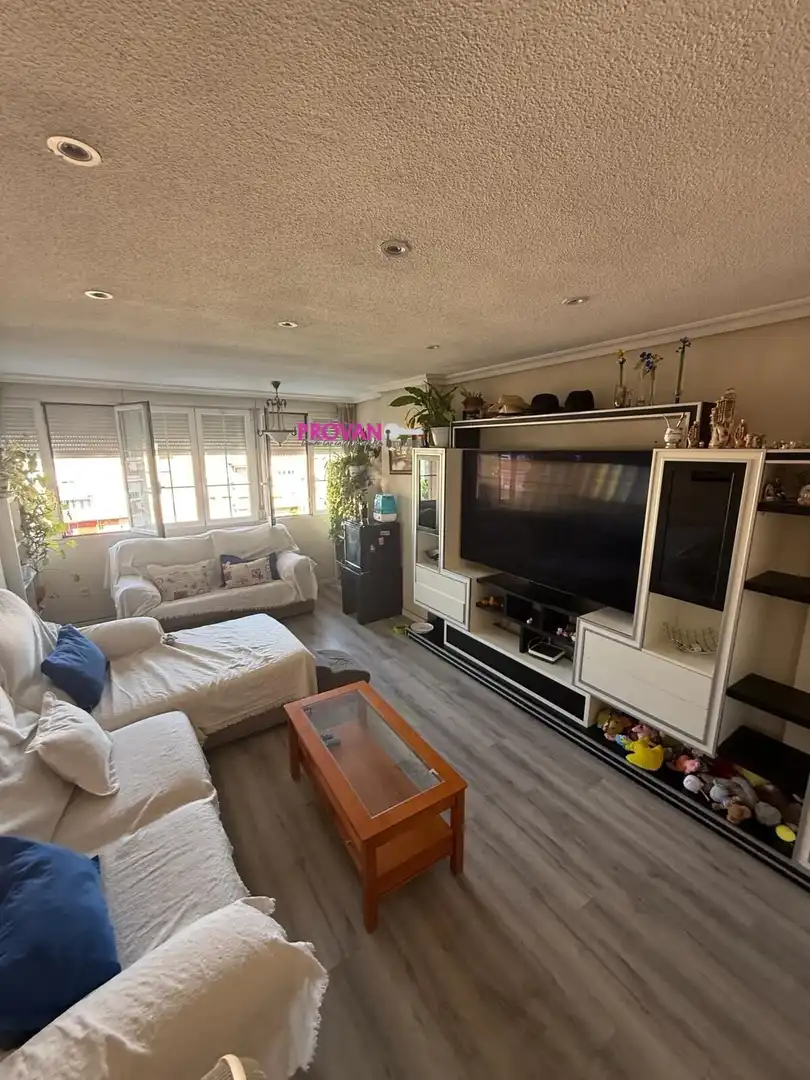 Living room of Flat for sale in Torrejón de Ardoz  with Air Conditioner, Heating and Private garden