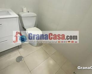 Bathroom of Apartment to rent in  Granada Capital  with Air Conditioner and Heating