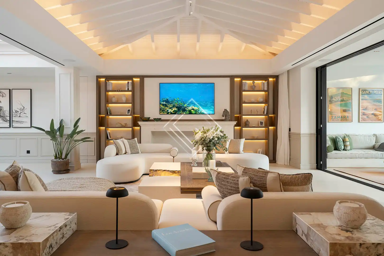 Sala de estar de Casa o chalet en venta en Marbella con Aire acondicionado, Jardín privado y Terraza