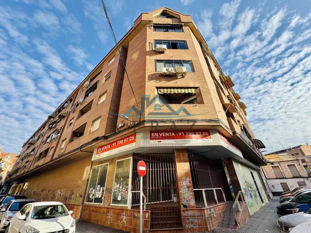 Local comercial en Alquiler en Tamujar en Tres Olivos - La Piedad