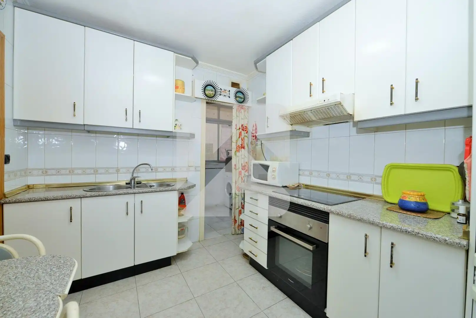 Cocina de Piso en venta en Valdemoro con Aire acondicionado, Calefacción y Jardín privado