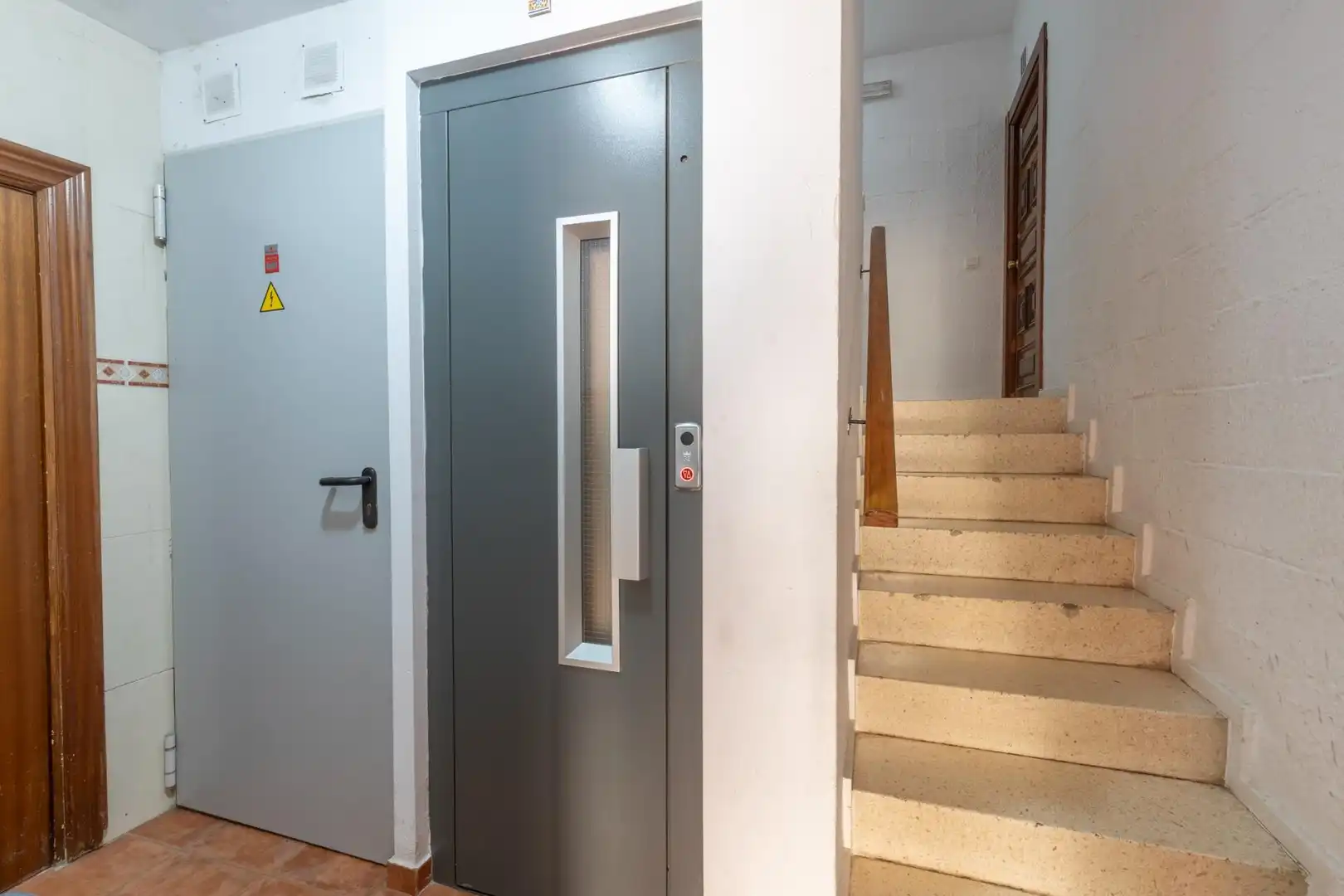 Flat for sale in Granada  with Air Conditioner and Terrace