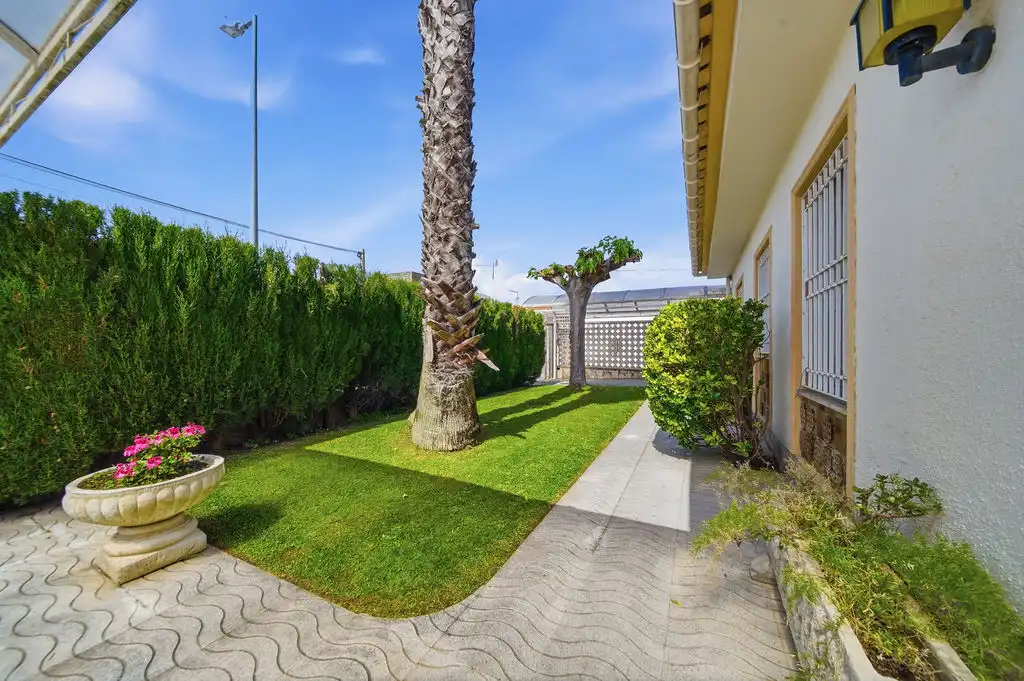 Casa con piscina en venta en Carrer Noguera, imagen 35