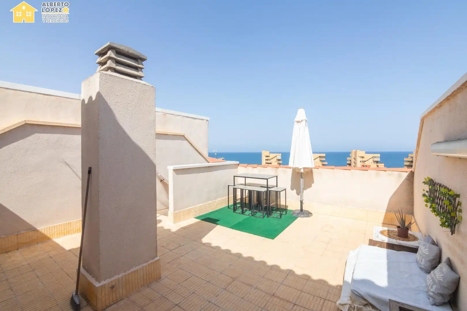 Flat with terrace for sale in Los Arenales del Sol, imagen 3