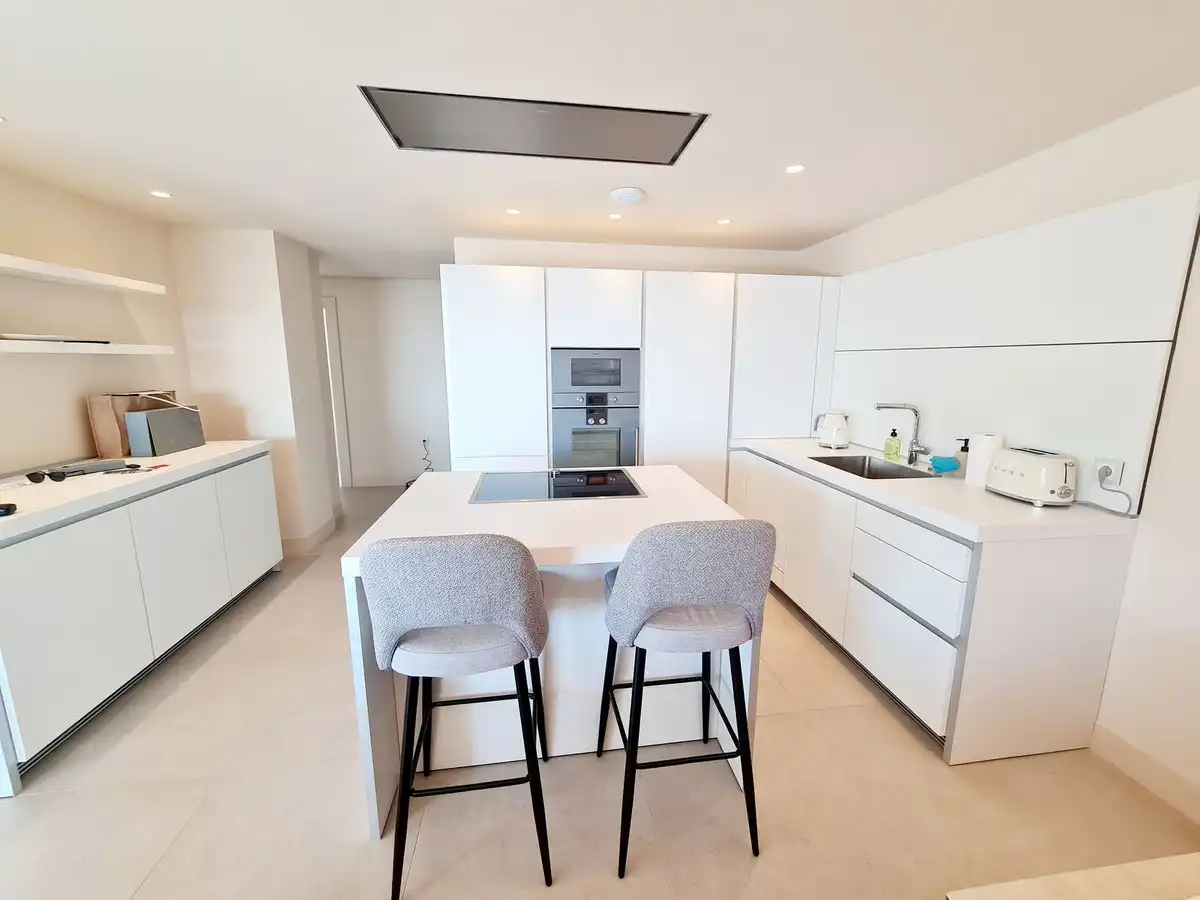 Cocina de Piso de alquiler en Marbella con Aire acondicionado, Terraza y Amueblado
