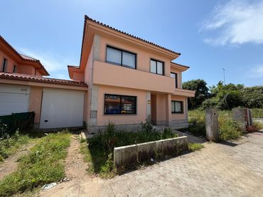 Doppelhaushälfte mit Balkon zum Verkauf in Rúa Cruz de Arriba