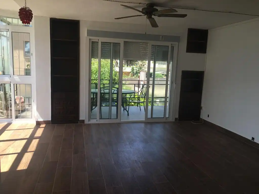 Living room of Flat for rent in Benalmádena  with Terrace, Washing machine and Microwave