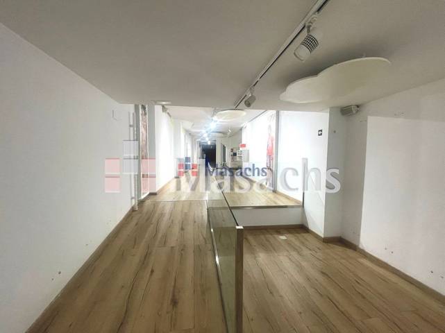 Local comercial en Alquiler en Barri del Centre