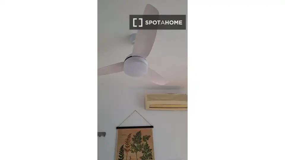 Bedroom of Study for share in Sevilla  with Air Conditioner, Heating and Terrace