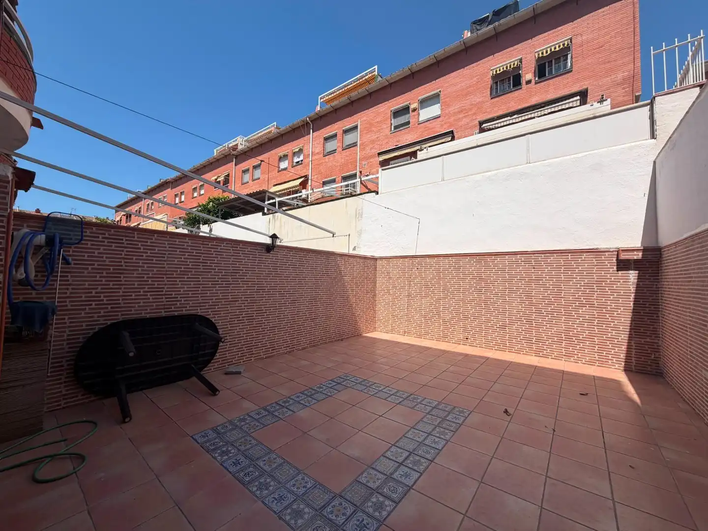 Terrasse von Einfamilien-Reihenhaus zur Miete in Viladecans mit Parkett