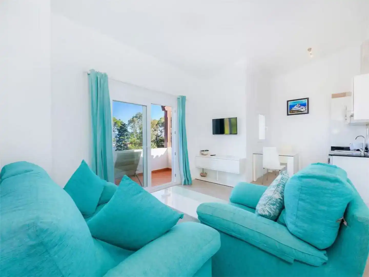 Wohnzimmer von Country house zur Miete in Alcúdia mit Klimaanlage, Privatgarten und Parkett
