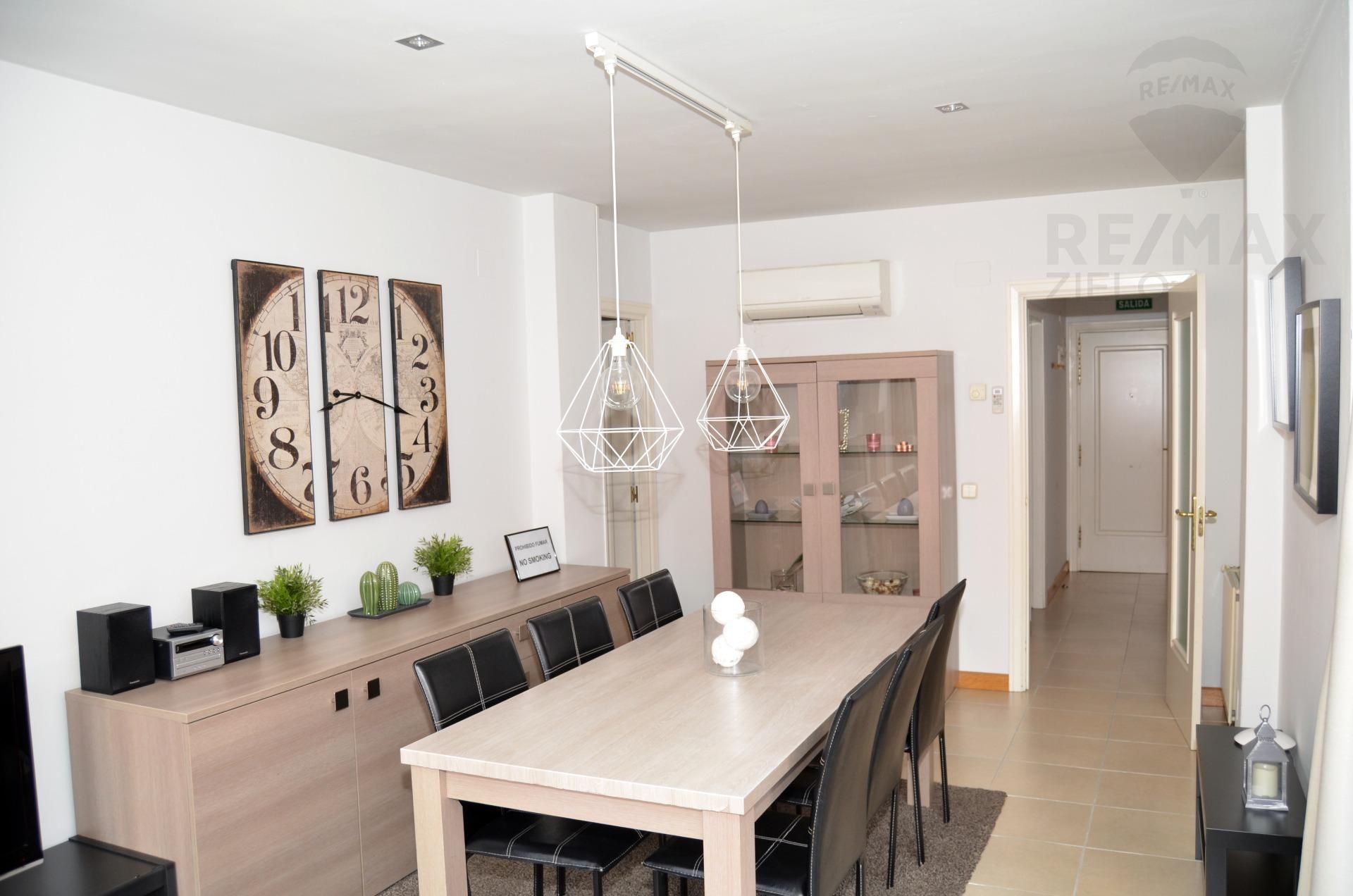 Comedor de Apartamento de alquiler en  Madrid Capital con Aire acondicionado, Calefacción y Terraza