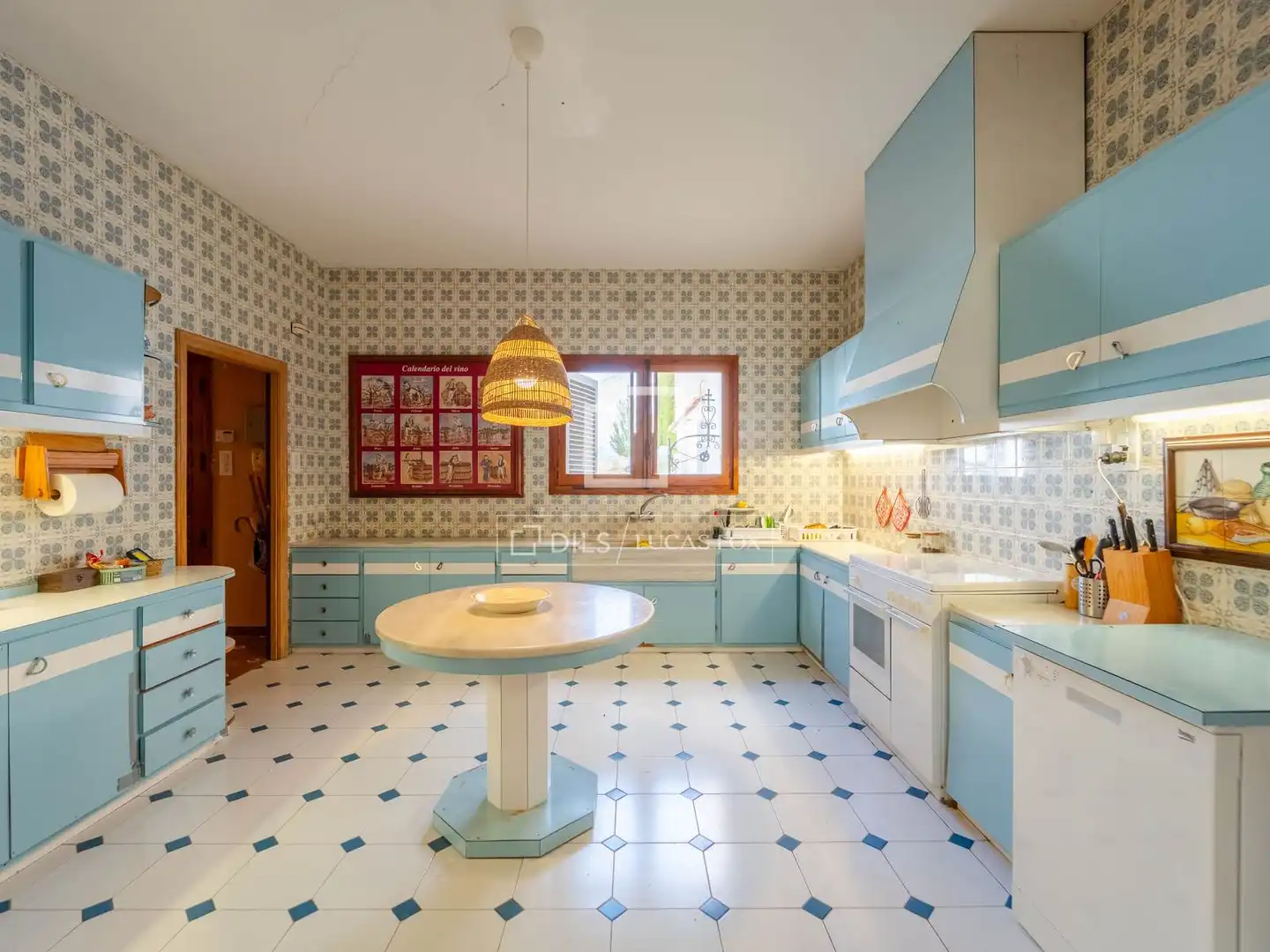 Cocina de Finca rústica en venta en Requena con Calefacción, Jardín privado y Terraza