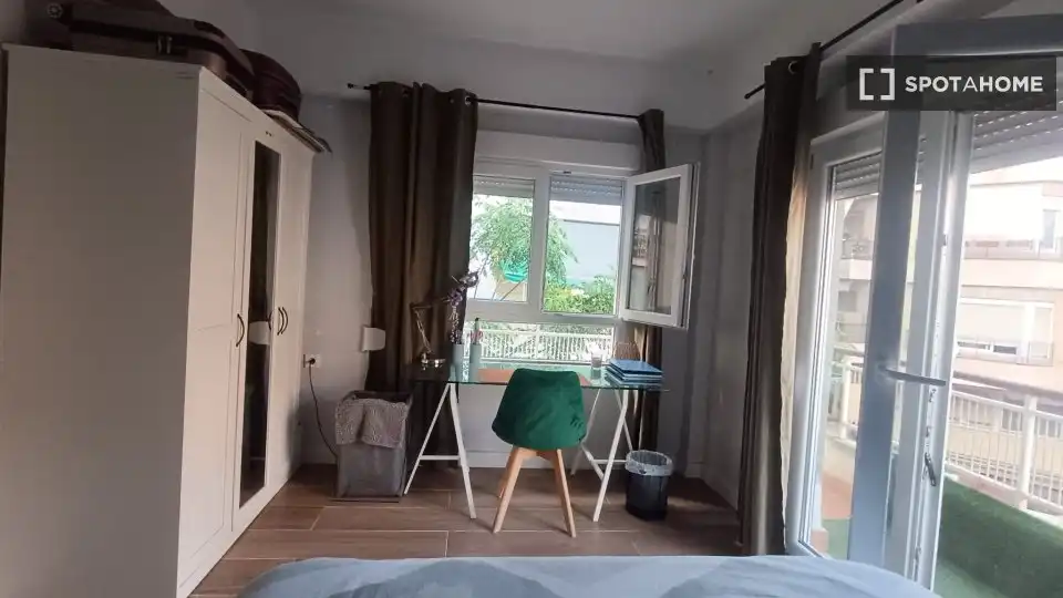 Habitación de Piso para compartir en Alicante / Alacant con Aire acondicionado, Calefacción y Amueblado