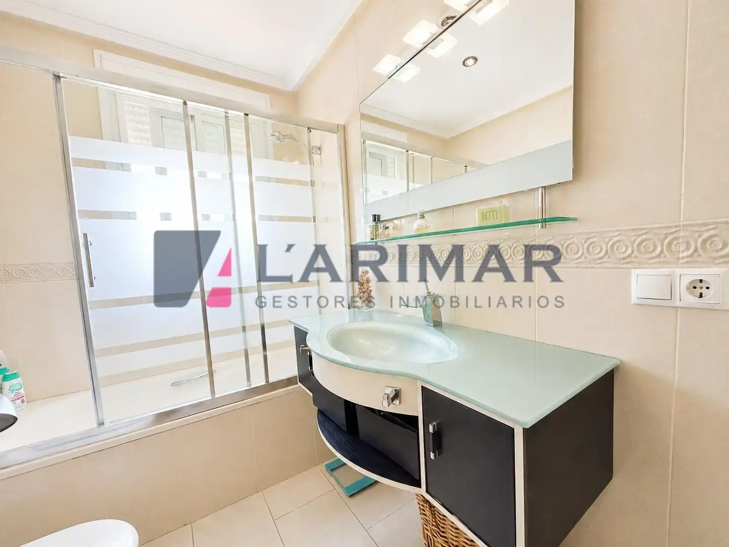 Bany de Casa o xalet de lloguer en Alicante / Alacant amb Aire condicionat, Terrassa i Traster