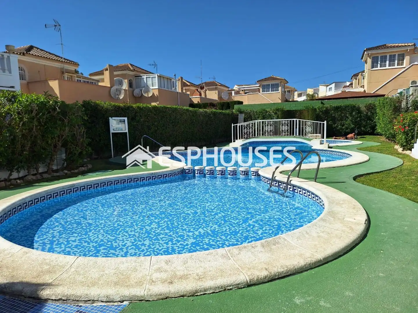 Piscina de Apartamento en venta en Guardamar del Segura con Aire acondicionado, Calefacción y Trastero