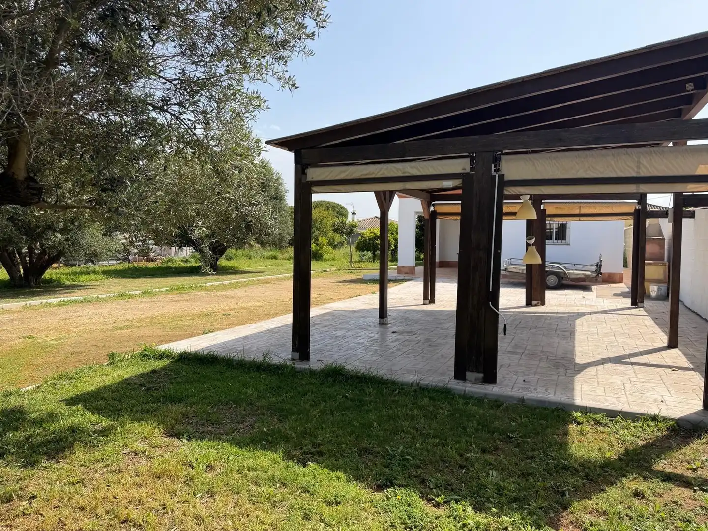 Aparcament de Casa o xalet en venda en Chiclana de la Frontera amb Terrassa