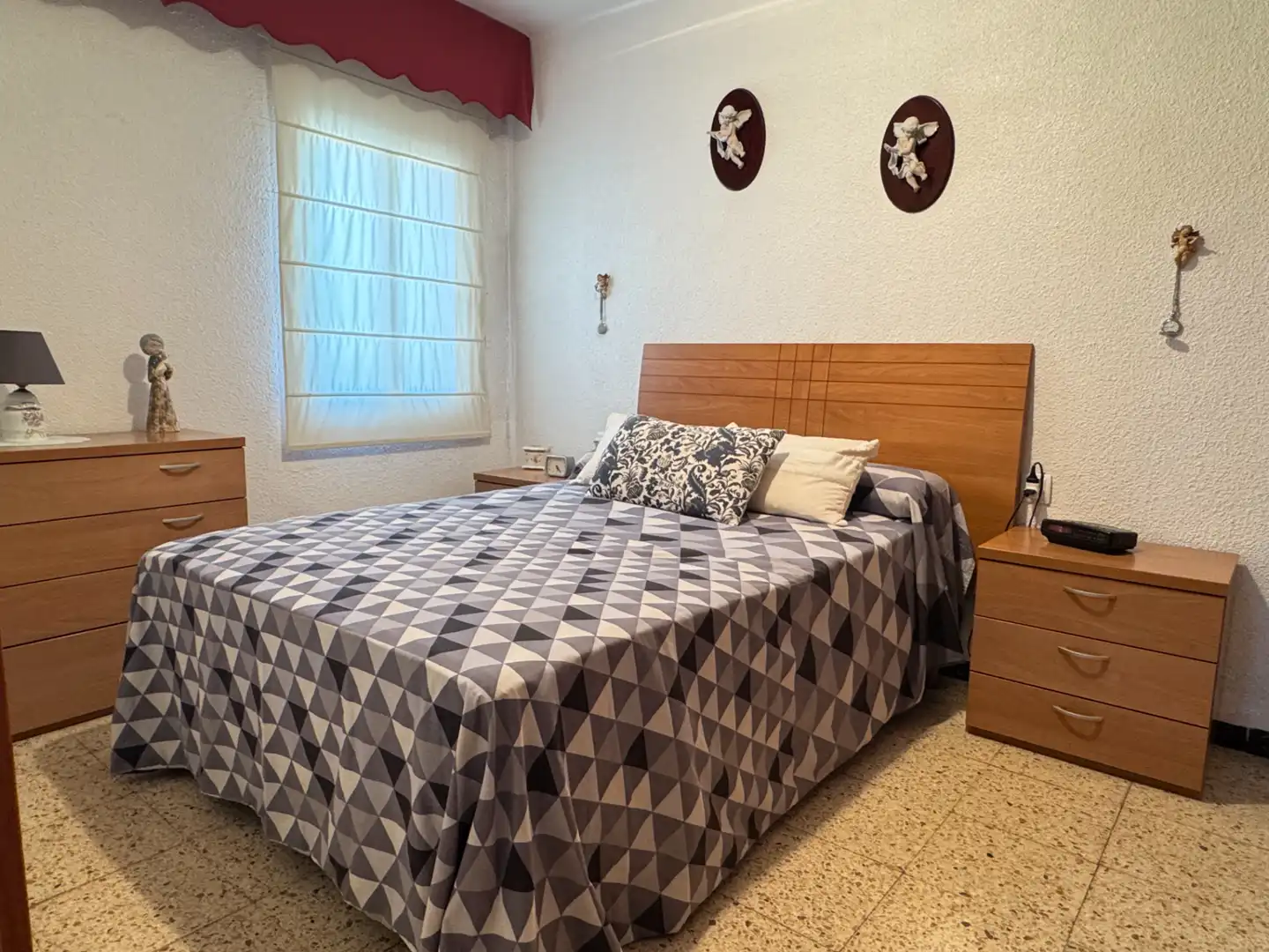 Bedroom of Flat for sale in Santa Coloma de Gramenet  with Air Conditioner, Balcony and Alarm