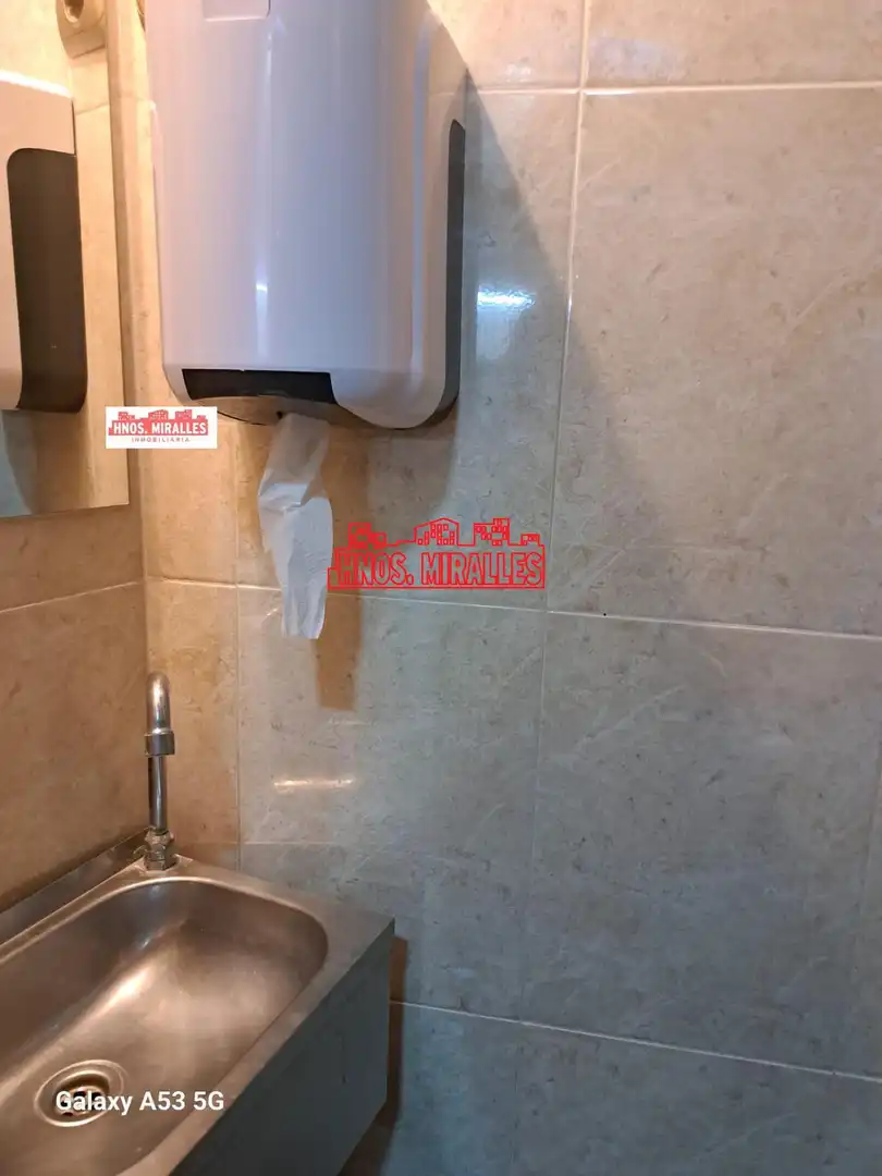 Baño de Local en venta en Elche / Elx con Aire acondicionado y Amueblado