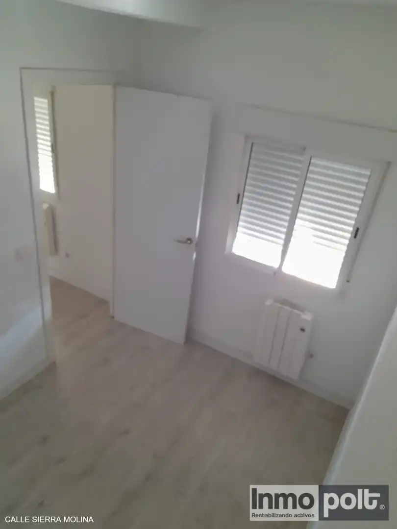 Habitación de Piso en venta en Madrid con Calefacción, Horno y Lavadora