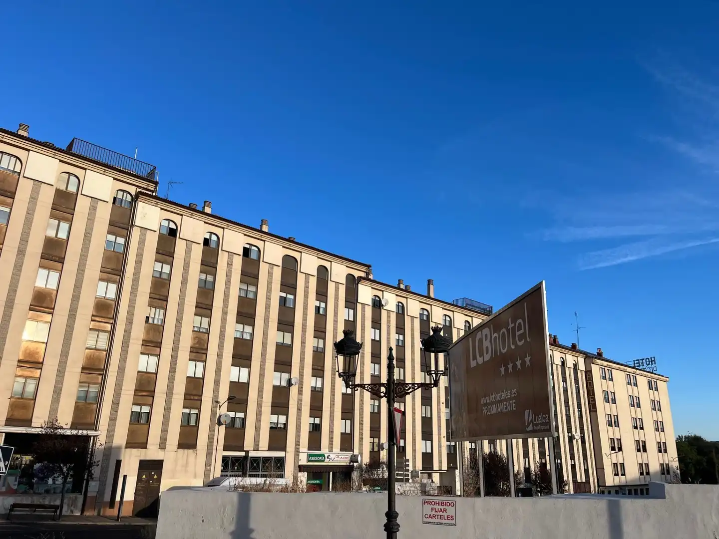 Vista exterior de Local de alquiler en Ávila