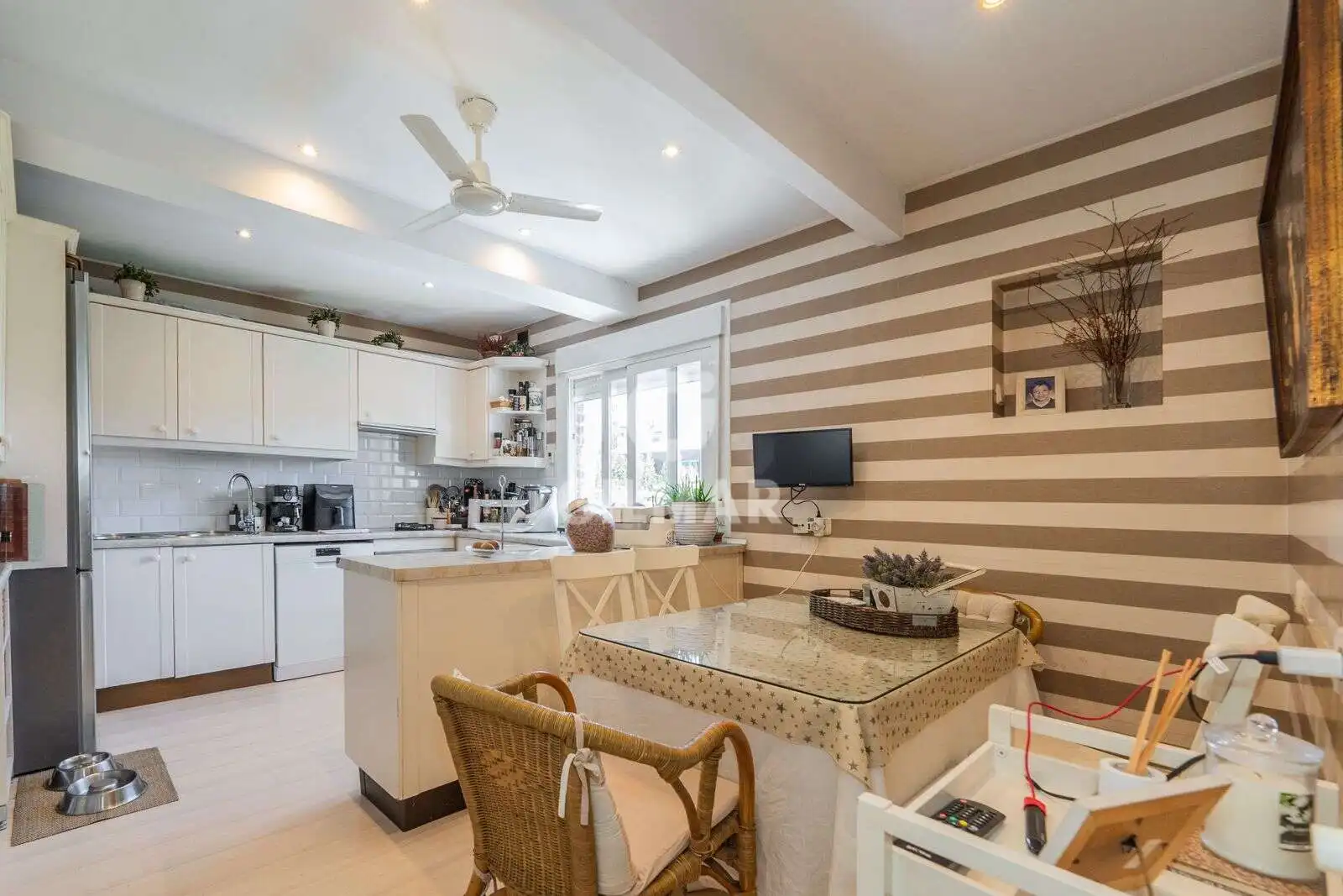 Kitchen of Detached homes for sale in Pozuelo de Alarcón  with Heating, Private garden and Swimming Pool