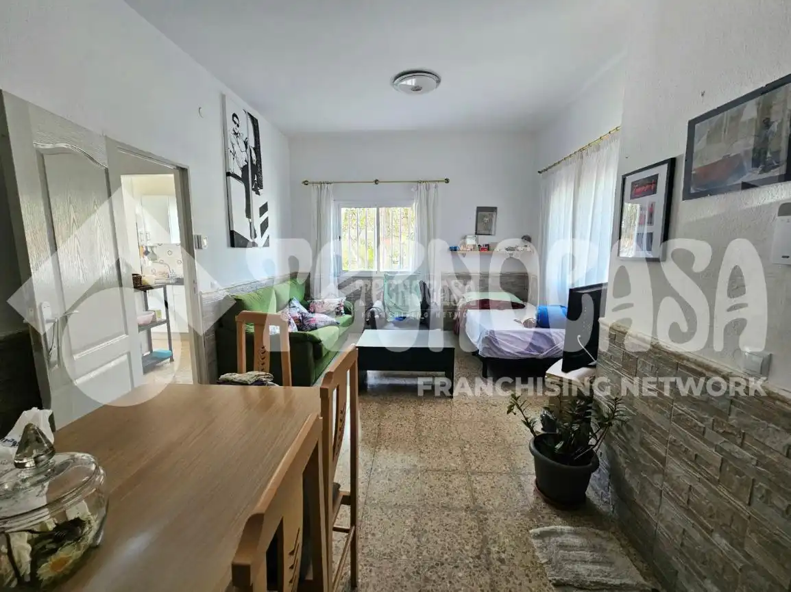 Sala d'estar de Casa adosada en venda en Las Palmas de Gran Canaria amb Terrassa