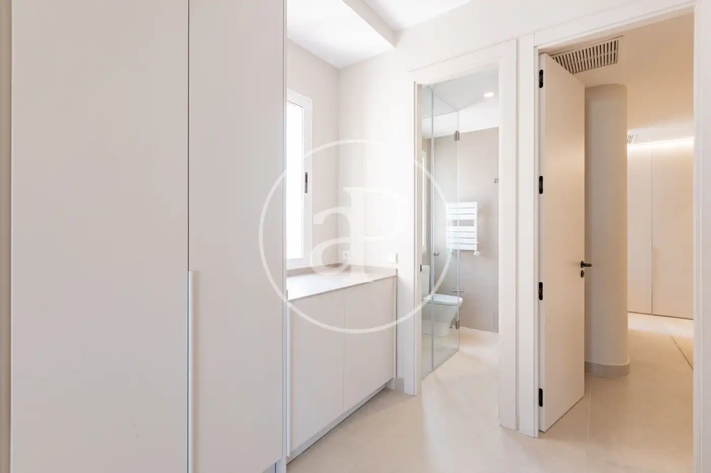 Bathroom of Flat for sale in Madrid  with Air Conditioner, Heating and Furnished