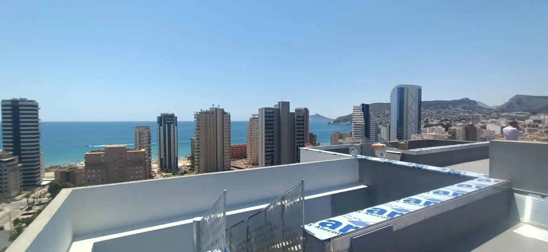 Penthouse with pool for sale in Marisol Park - Ortembach - Los Almendros