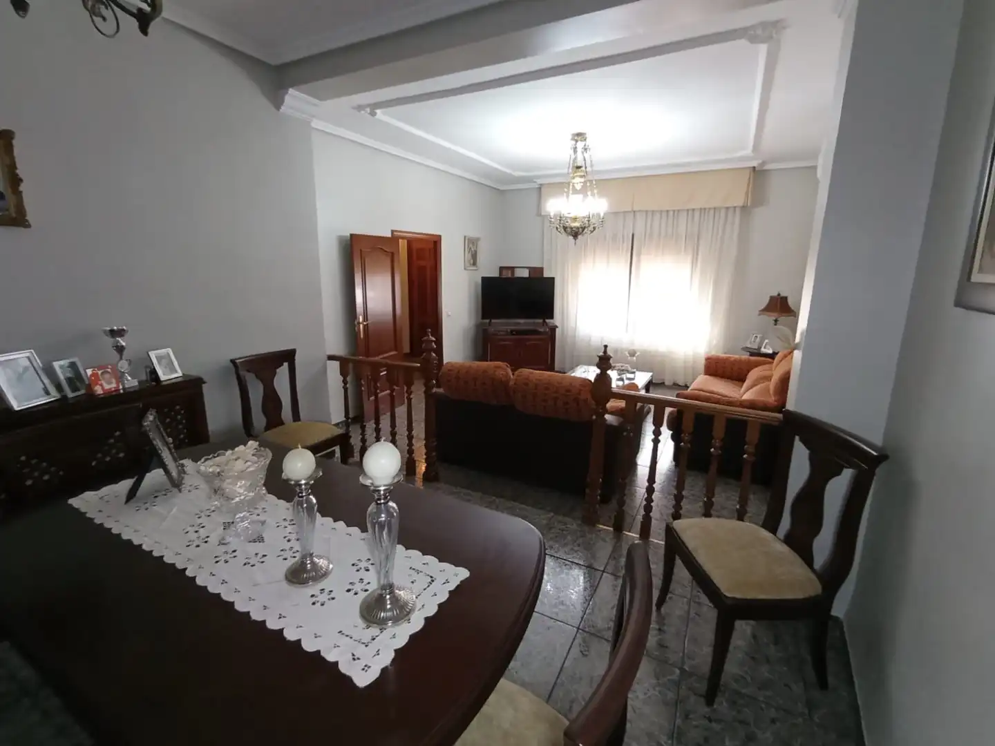 Sala d'estar de Casa o xalet en venda en Tomelloso amb Aire condicionat, Calefacció i Jardí privat