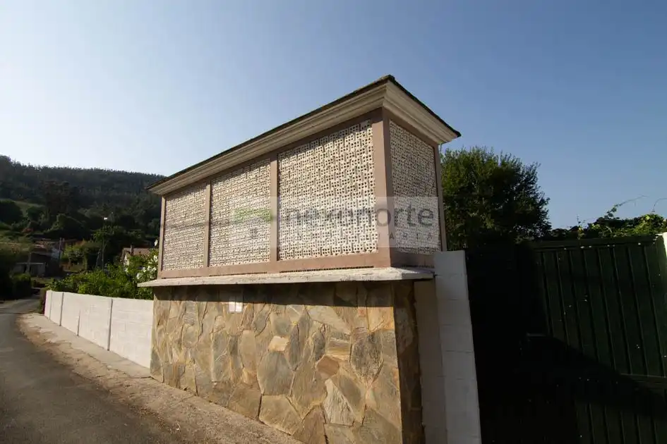 Vista exterior de Finca rústica en venda en Ortigueira amb Calefacció
