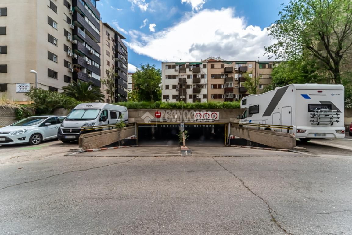 Parking of Garage for sale in  Madrid Capital