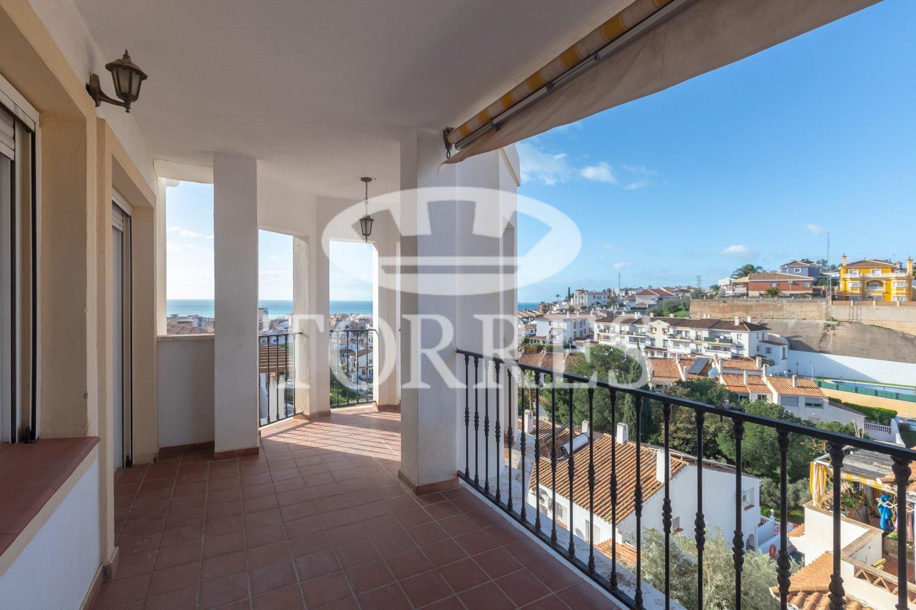 Vista exterior de Piso en venta en Rincón de la Victoria con Terraza, Trastero y Piscina comunitaria